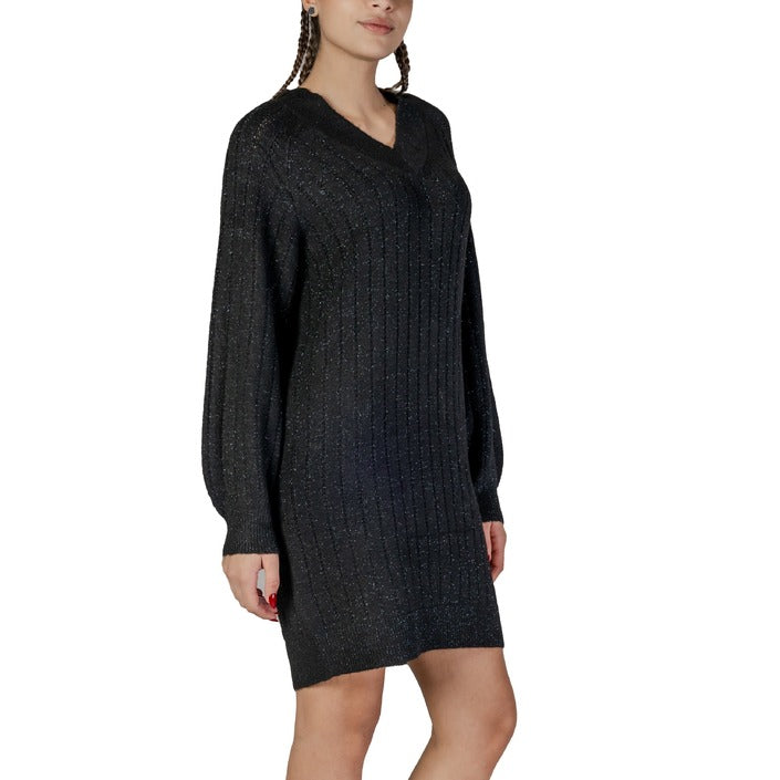 Robe Longue Noire en V pour Femme - Jacqueline De Yong